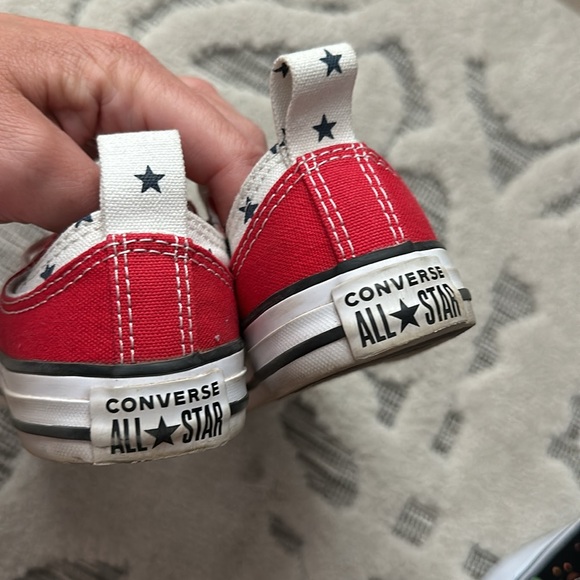 Kids, Converse sneakers size one - Picture 3 of 6